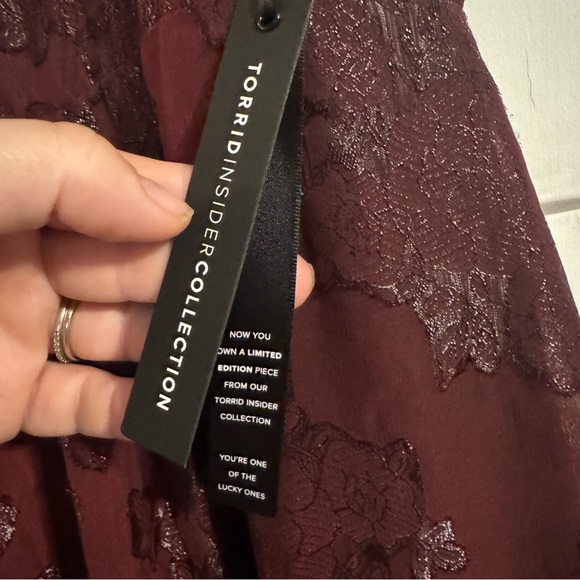 Torrid size 1 (XL) Insider Collection Burgundy Chiffon Handkerchief Hem Dress - Picture 8 of 12